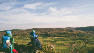 Lee más sobre el artículo Hace frío, ¡pero yo me río! – Invierno en las escuelas bosque