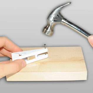 Pinza sujeta clavos – Kids at Work