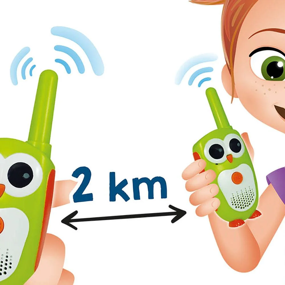 Categoría «Kids play on walkie talkie» de fotos, imágenes e ilustraciones