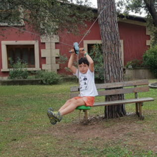 Tirolina de jardín con asiento – Masgames