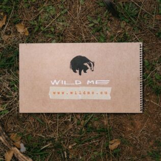 WILD BOOK – Libro de actividades en la naturaleza (castellano – catalán)