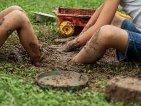 Charcos y Herramientas: Juego con charcos  y barro