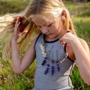 Crea tu collar de flores frescas – Huckleberry